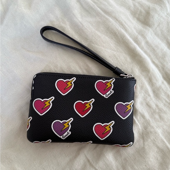 Coach Women's Small Corner Zip Wristlet with Heart Bolt Print (Black Multi) - Picture 5 of 10